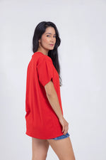 Cargar imagen en el visor de la galería, Camiseta para ELLAS Alto Gramaje Regular- ¡Nuestra joya! CARMESI