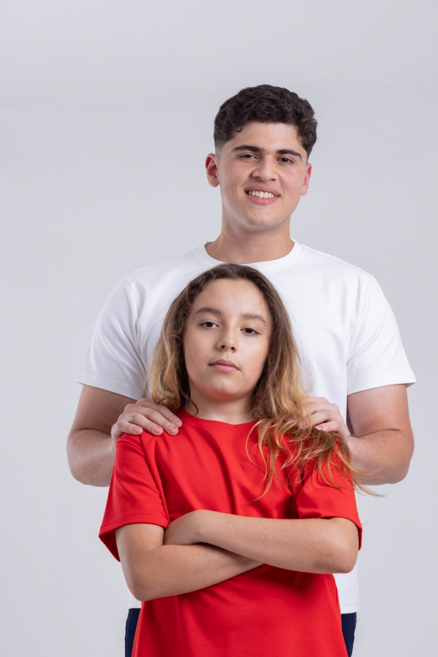 ¡Conoce la nueva Camiseta para niños y niñas! CARMESI