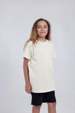 Cargar imagen en el visor de la galería, ¡Conoce la nueva Camiseta para niños y niñas! CREMA